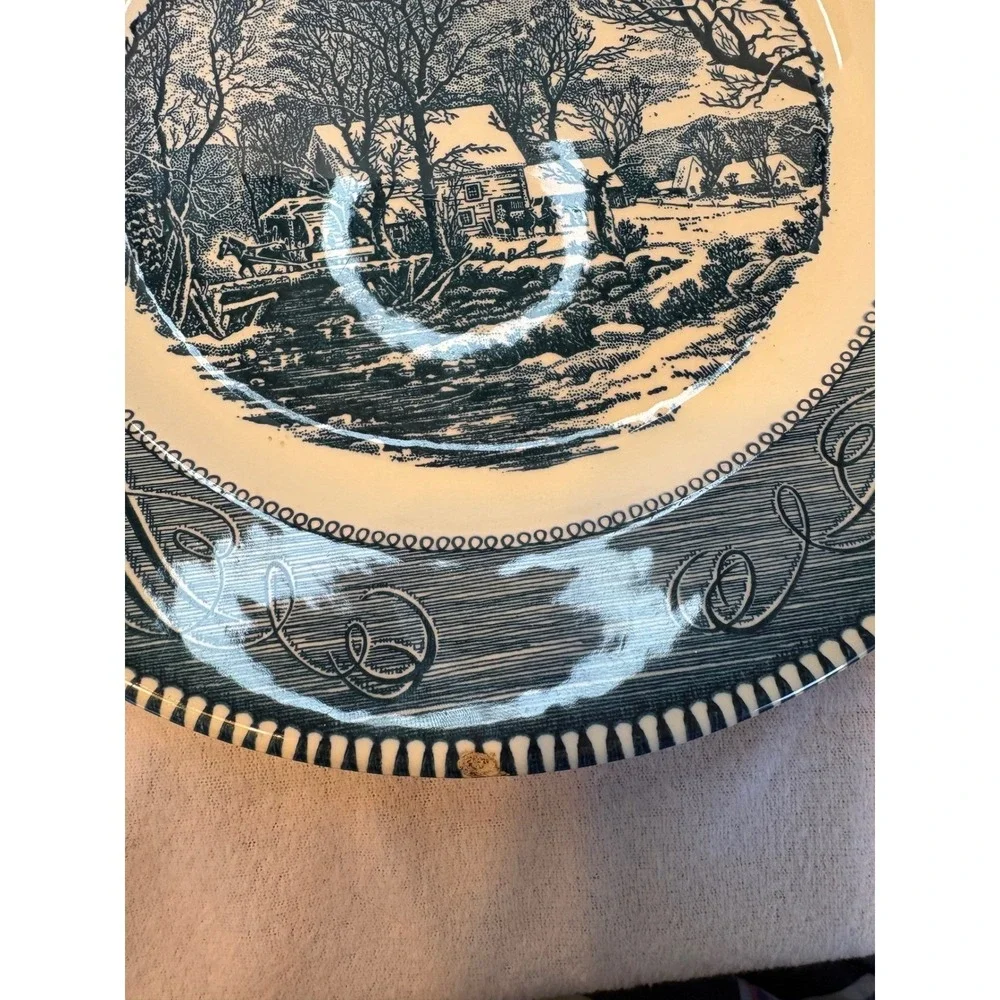 Royal China courier and eyes